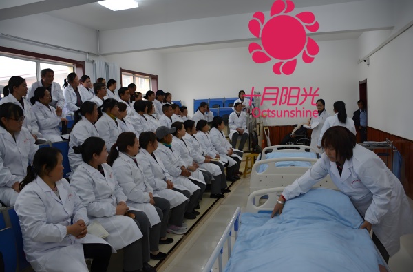 北京护工行业缺口大，高薪职位等你来