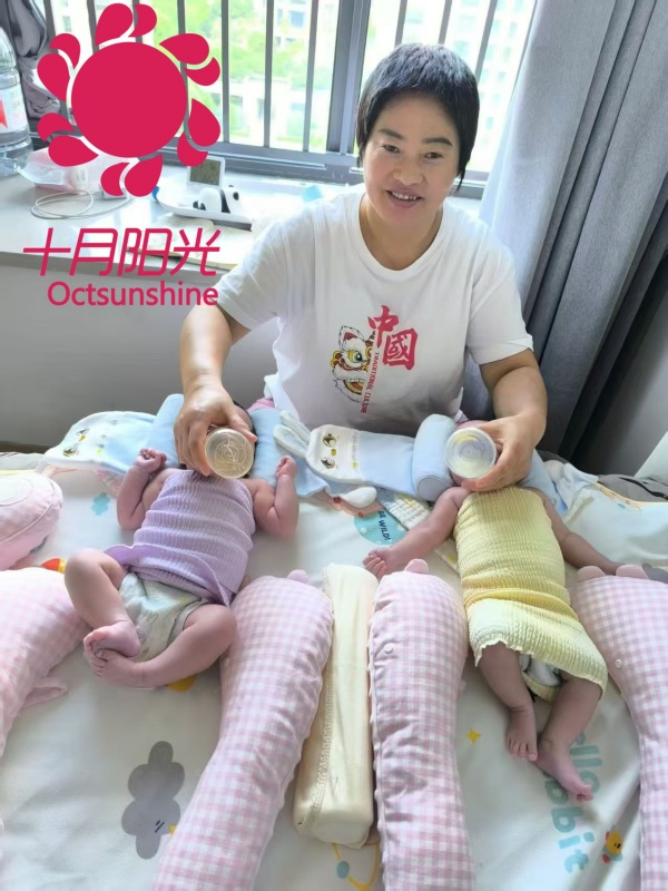 南京双胞胎育儿嫂服务：1个阿姨搞定2个娃，效率翻倍