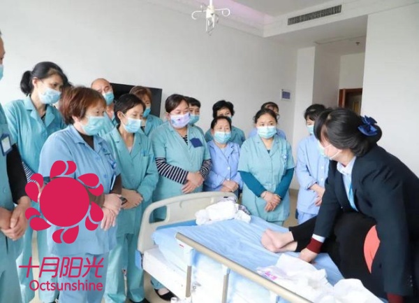 北京哪家养老护理班包就业？小心合同陷阱