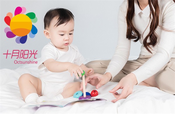 年轻和大龄家政阿姨你会选哪种，她们各有哪些利弊？