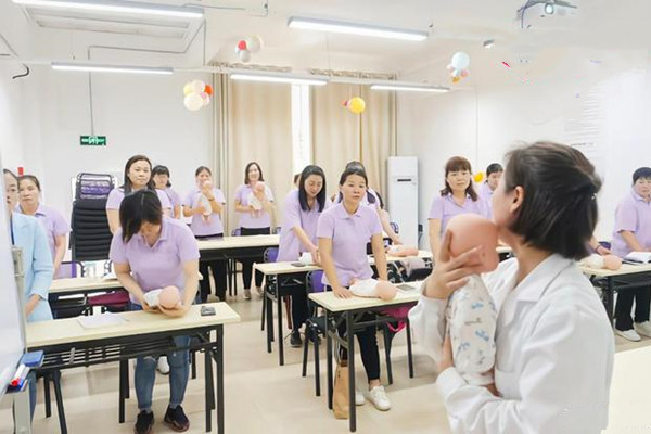 上海月嫂培训班优惠活动最后召集，赶紧报名！